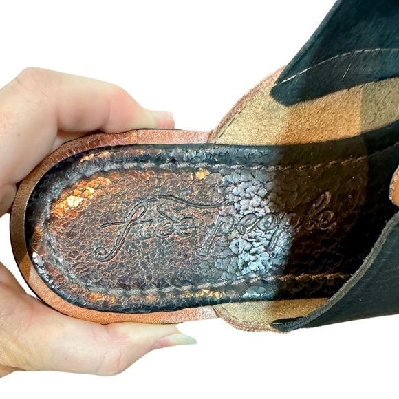 Free People Black and Brown Sandals - Picture 8 of 9
